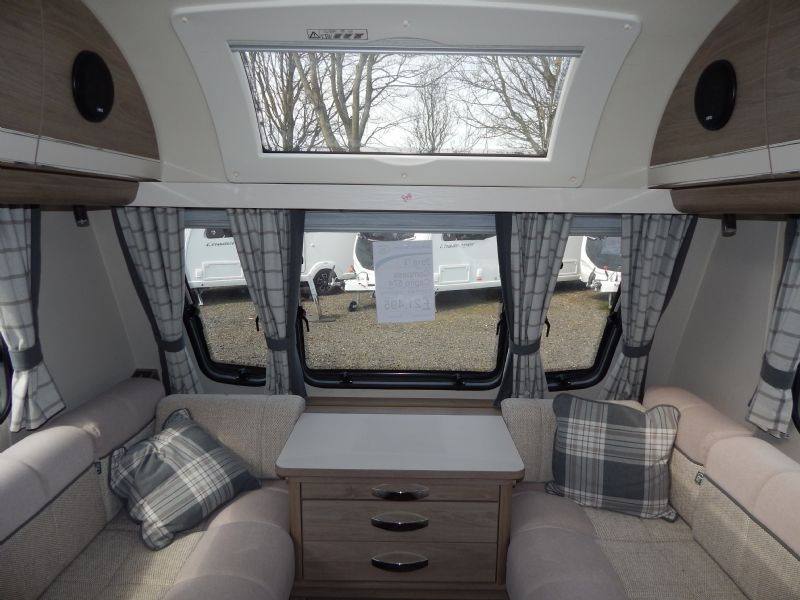 2018 Compass Capiro 574