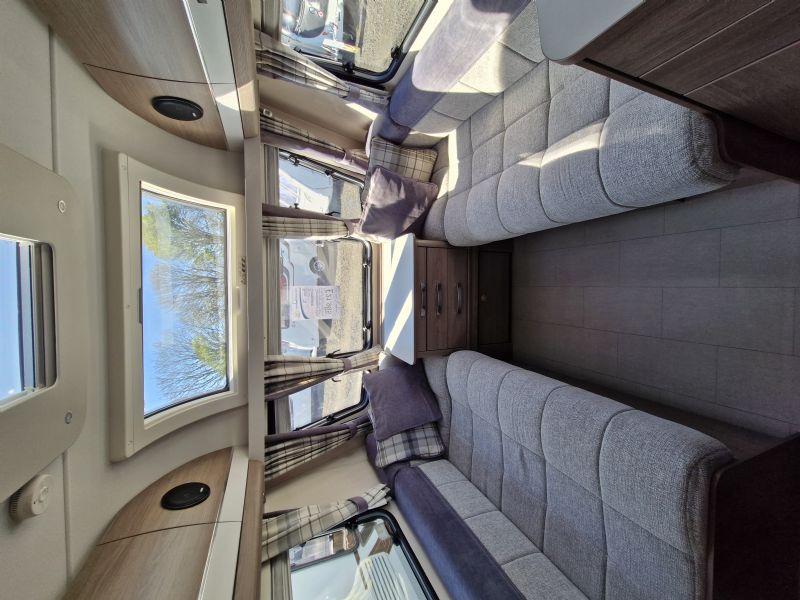 2020 Compass Connoisseur 554